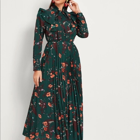 Tie neck floral print dress - Picture 4 of 8